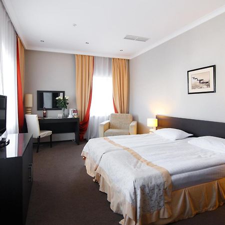 Optima Kropyvnytskyi Hotel Екстериор снимка
