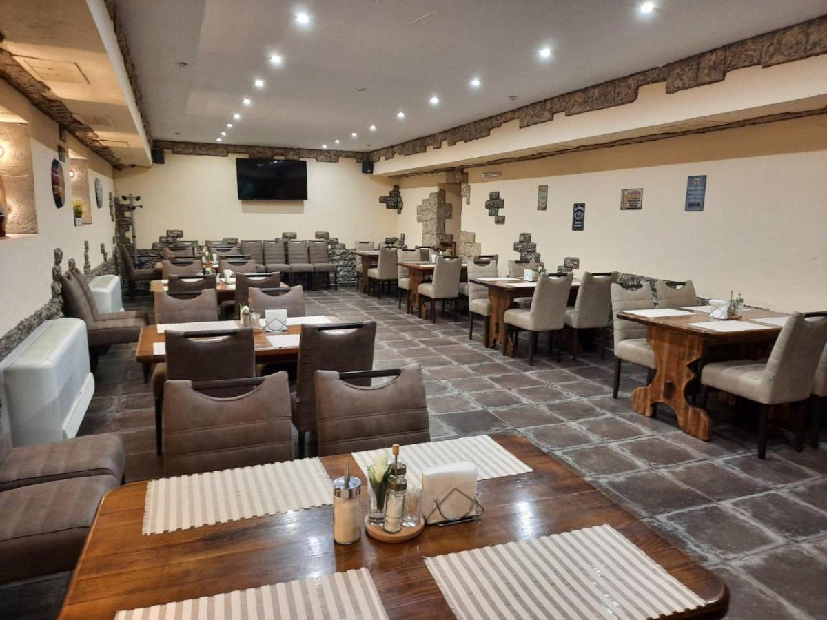 Optima Kropyvnytskyi Hotel Екстериор снимка