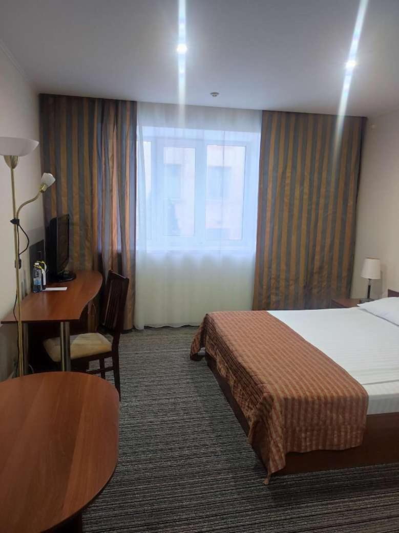 Optima Kropyvnytskyi Hotel Екстериор снимка