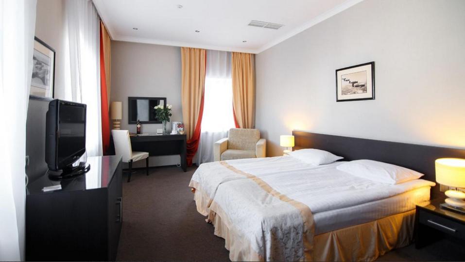 Optima Kropyvnytskyi Hotel Екстериор снимка