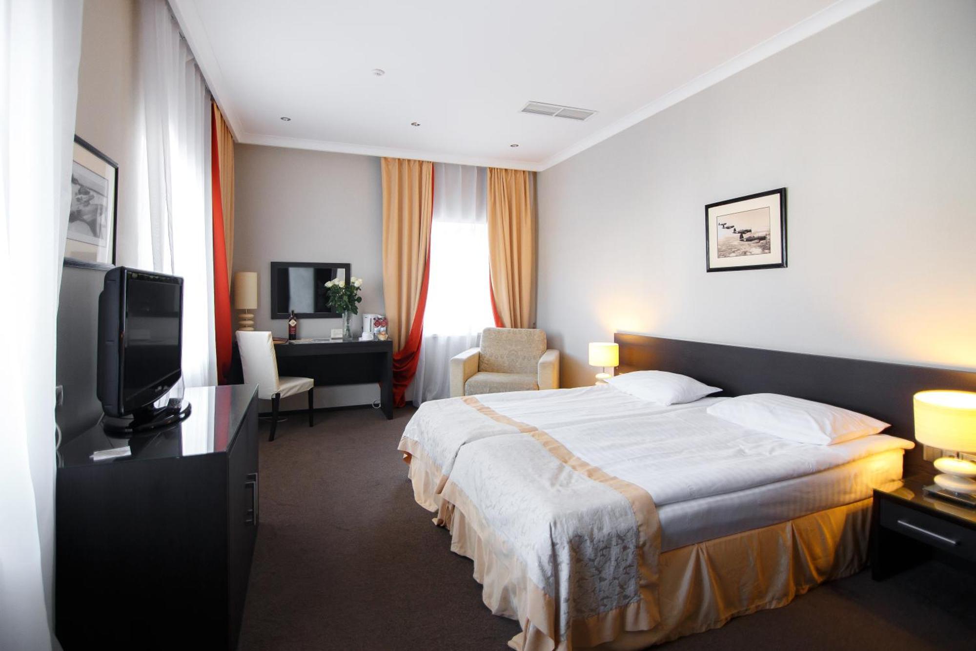 Optima Kropyvnytskyi Hotel Екстериор снимка