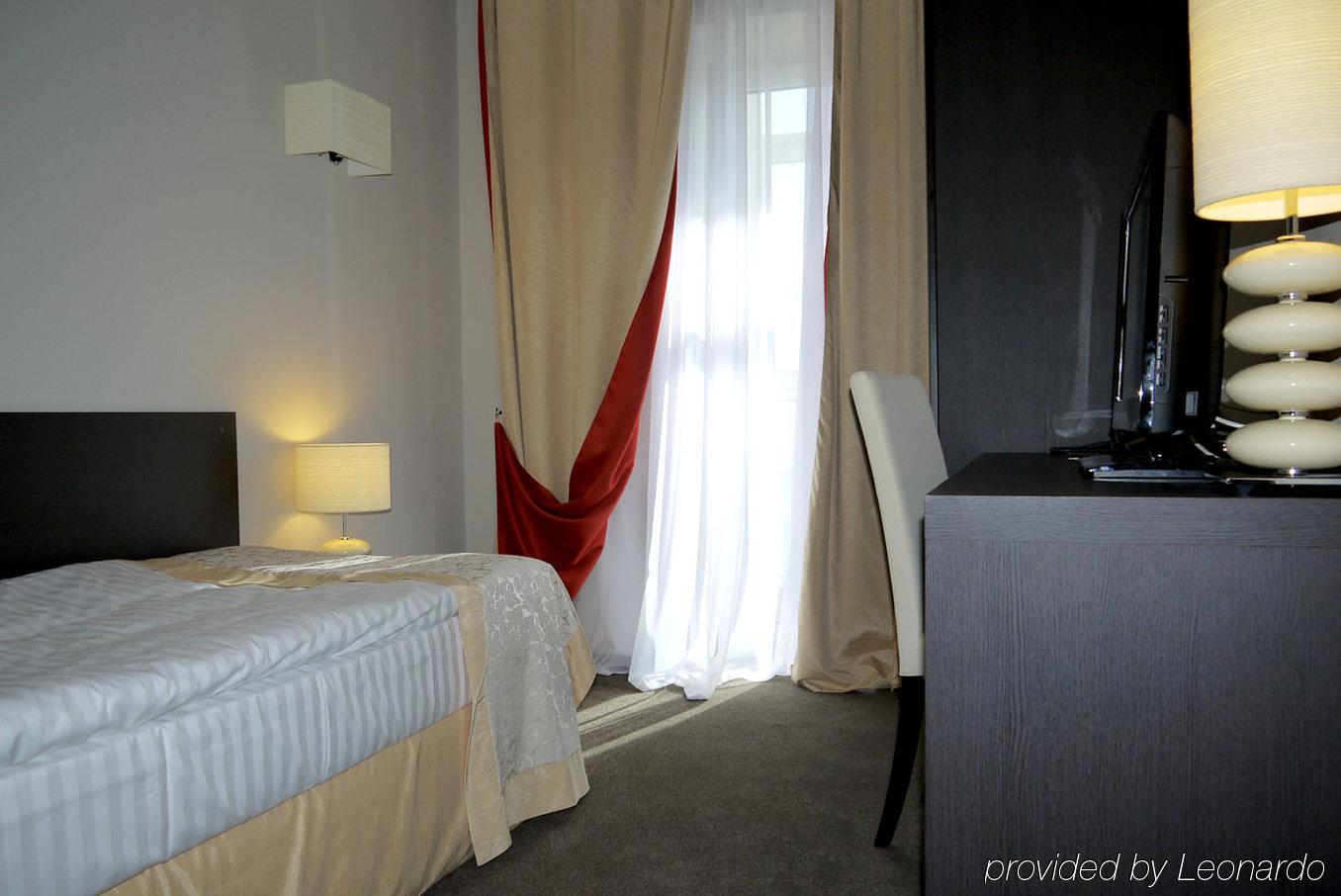 Optima Kropyvnytskyi Hotel Екстериор снимка