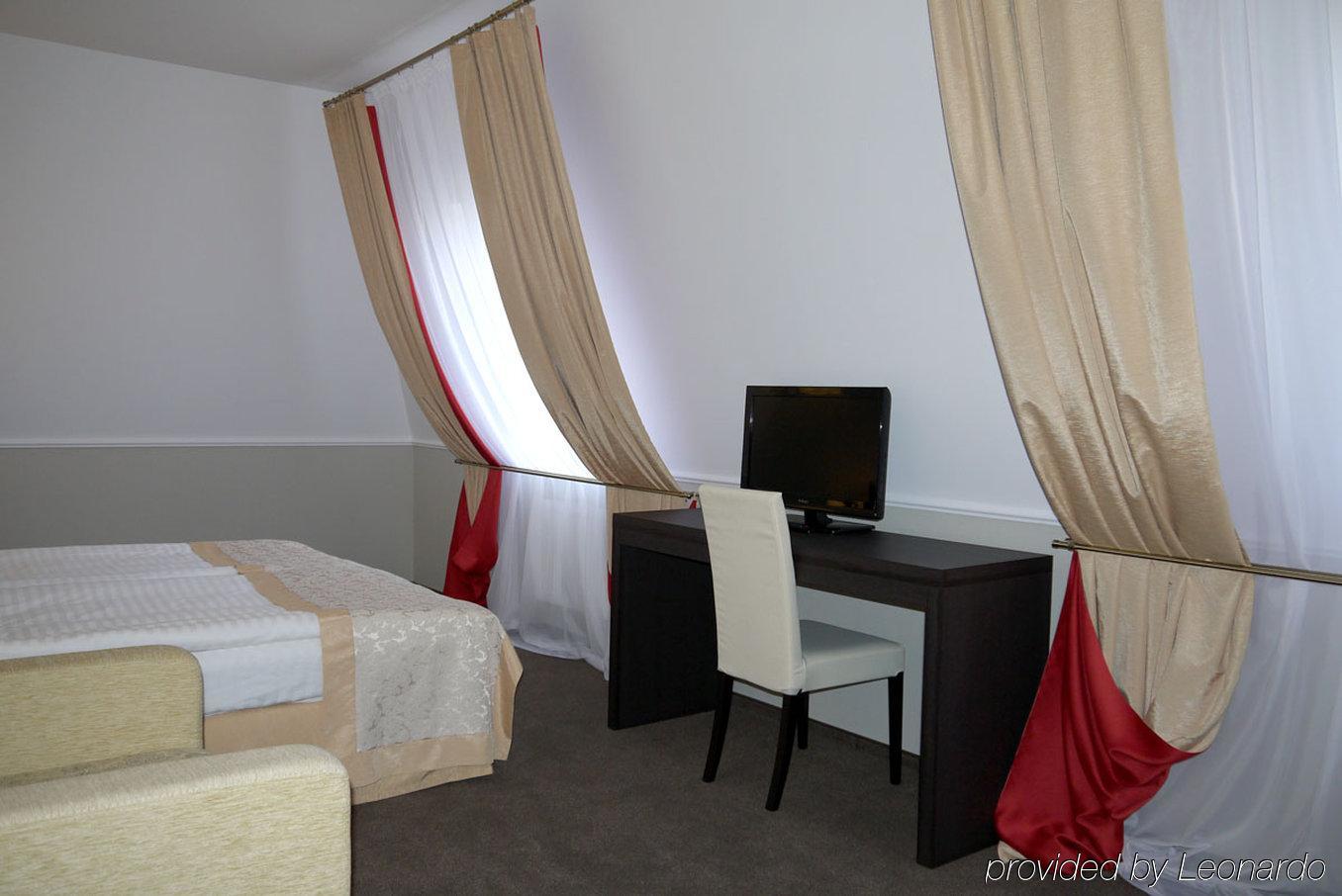 Optima Kropyvnytskyi Hotel Стая снимка