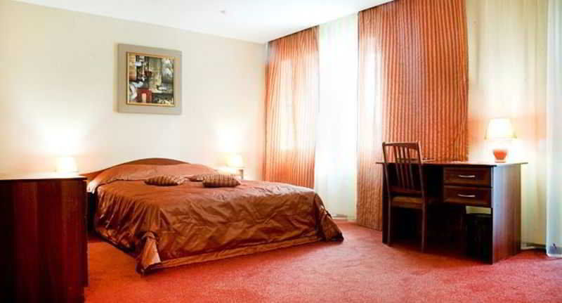Optima Kropyvnytskyi Hotel Екстериор снимка