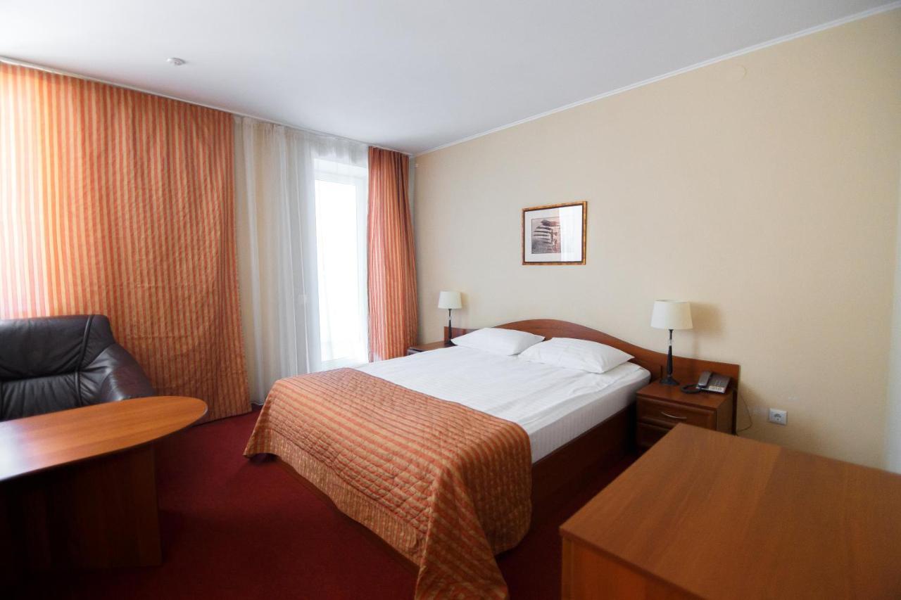 Optima Kropyvnytskyi Hotel Екстериор снимка