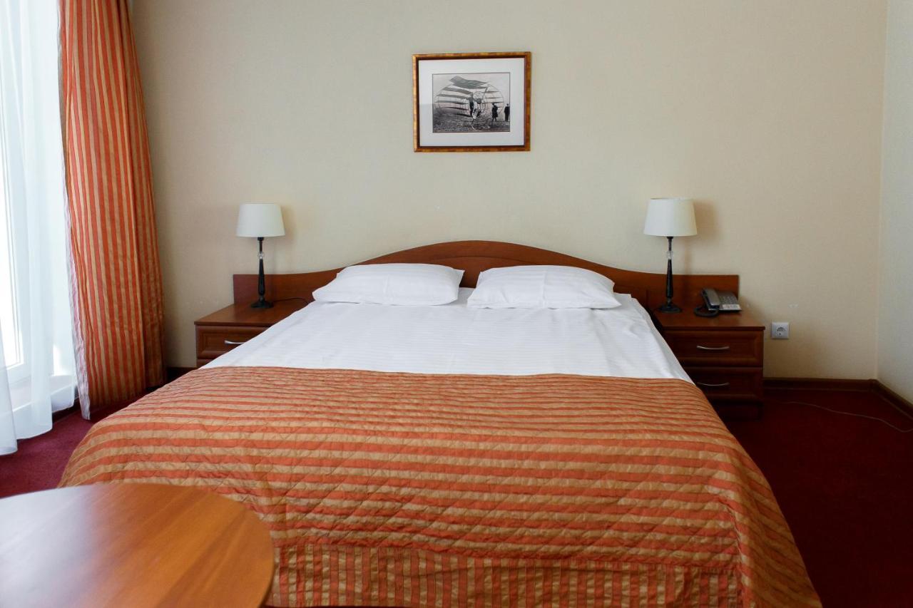 Optima Kropyvnytskyi Hotel Екстериор снимка