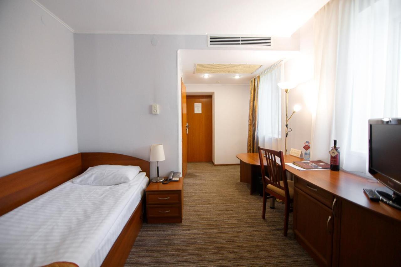 Optima Kropyvnytskyi Hotel Екстериор снимка