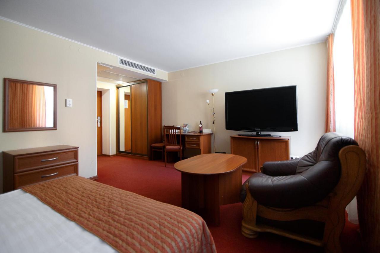 Optima Kropyvnytskyi Hotel Екстериор снимка