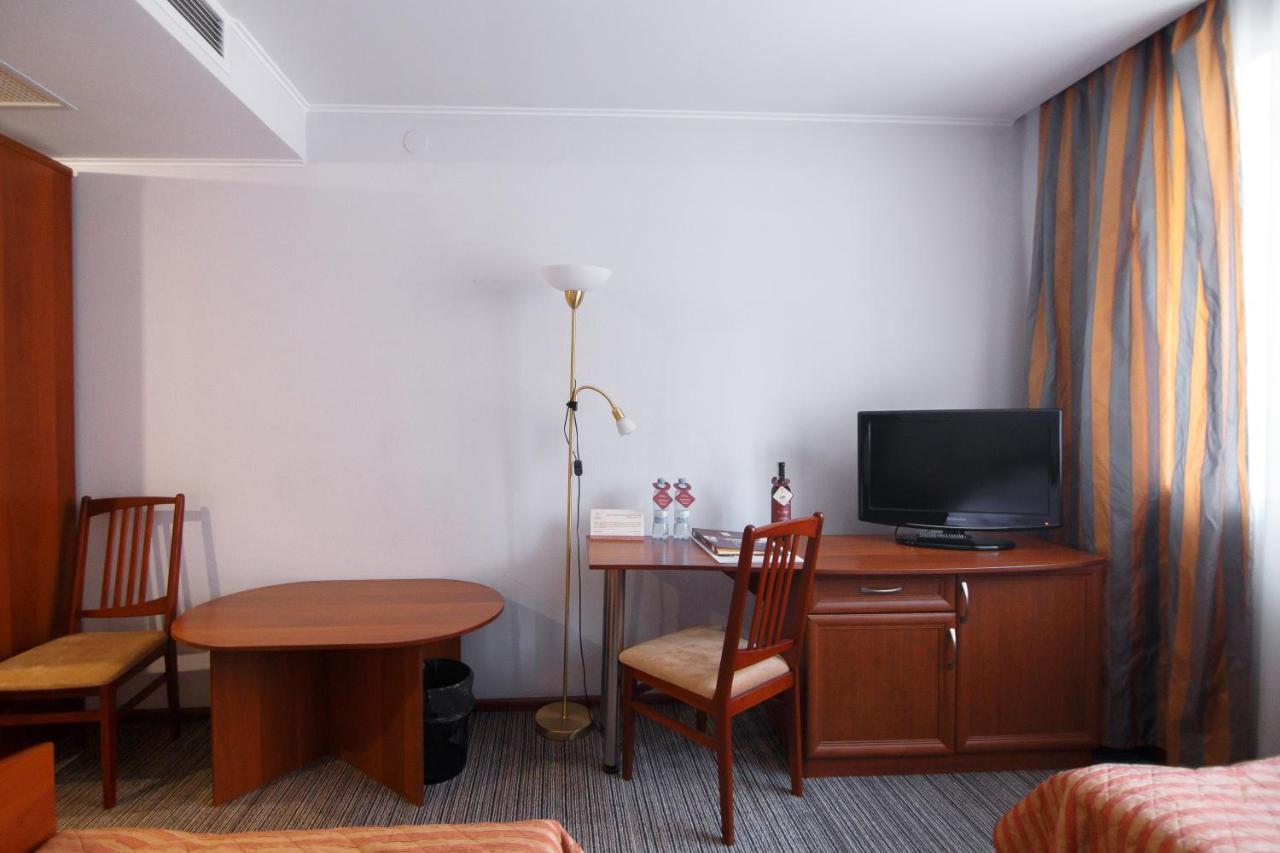 Optima Kropyvnytskyi Hotel Екстериор снимка
