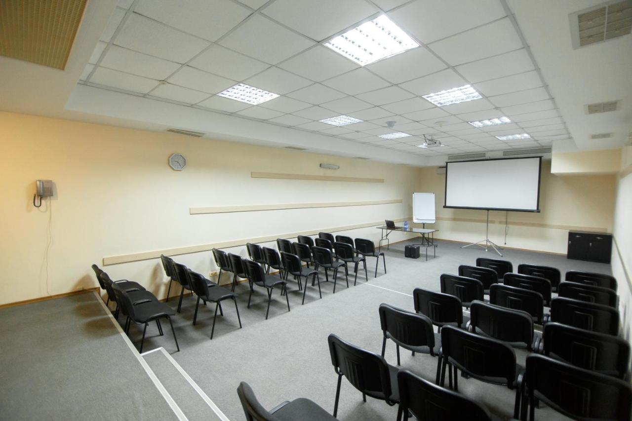 Optima Kropyvnytskyi Hotel Екстериор снимка
